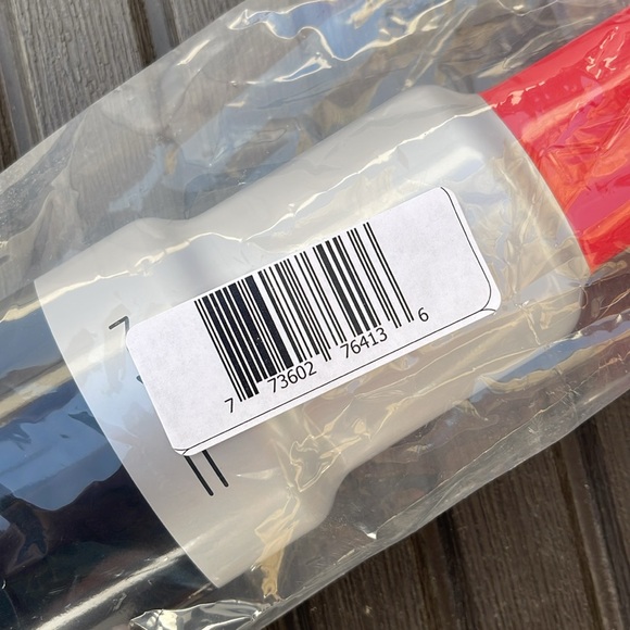 MAC Cosmetic - Red Lipstick Tin - Limited Edition - Picture 16 of 16